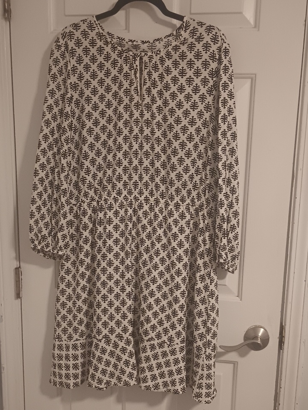 Old Navy Black & White Printed Long-Sleeve Peasant Dress
